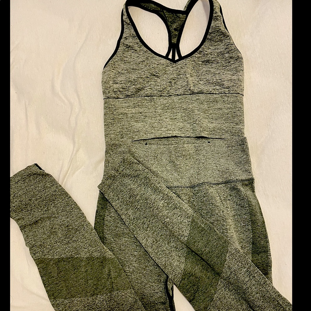 Victoria’s Secret PINK workout set